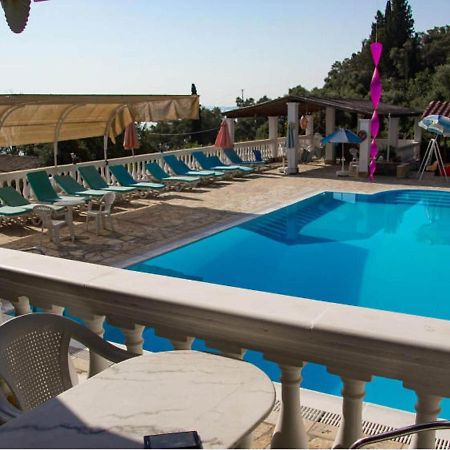 Cheerful Apartment In Mpenitses With Balcony Exterior photo