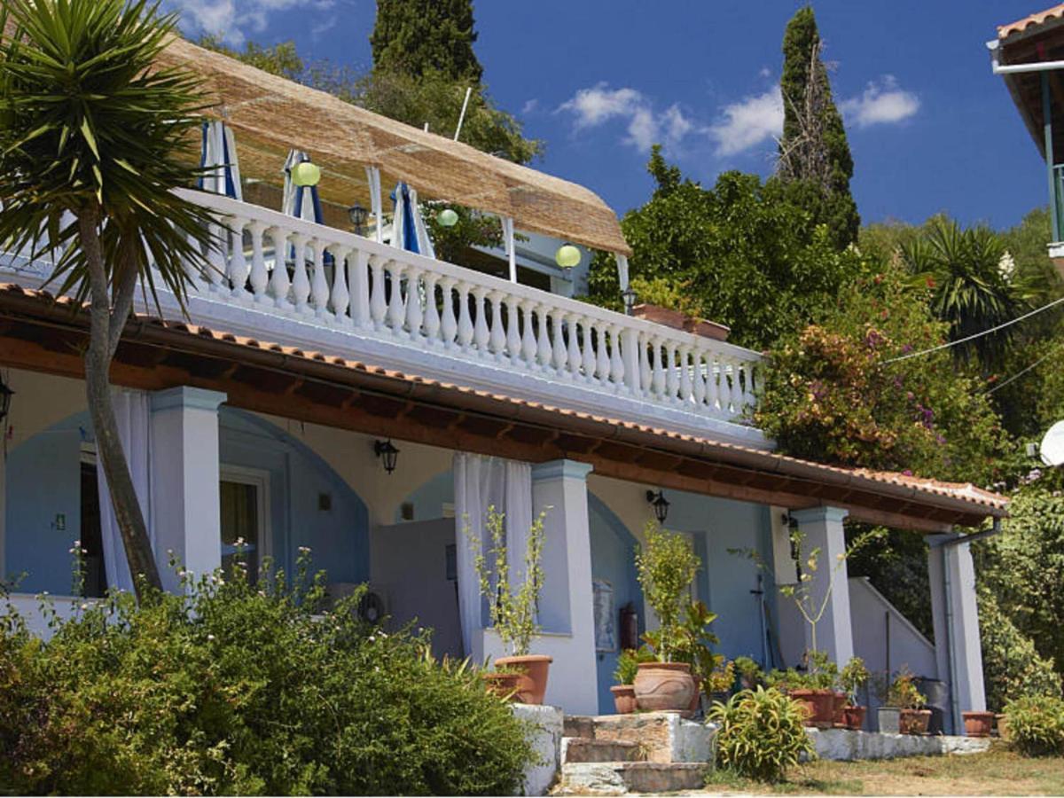 Cheerful Apartment In Mpenitses With Balcony Exterior photo