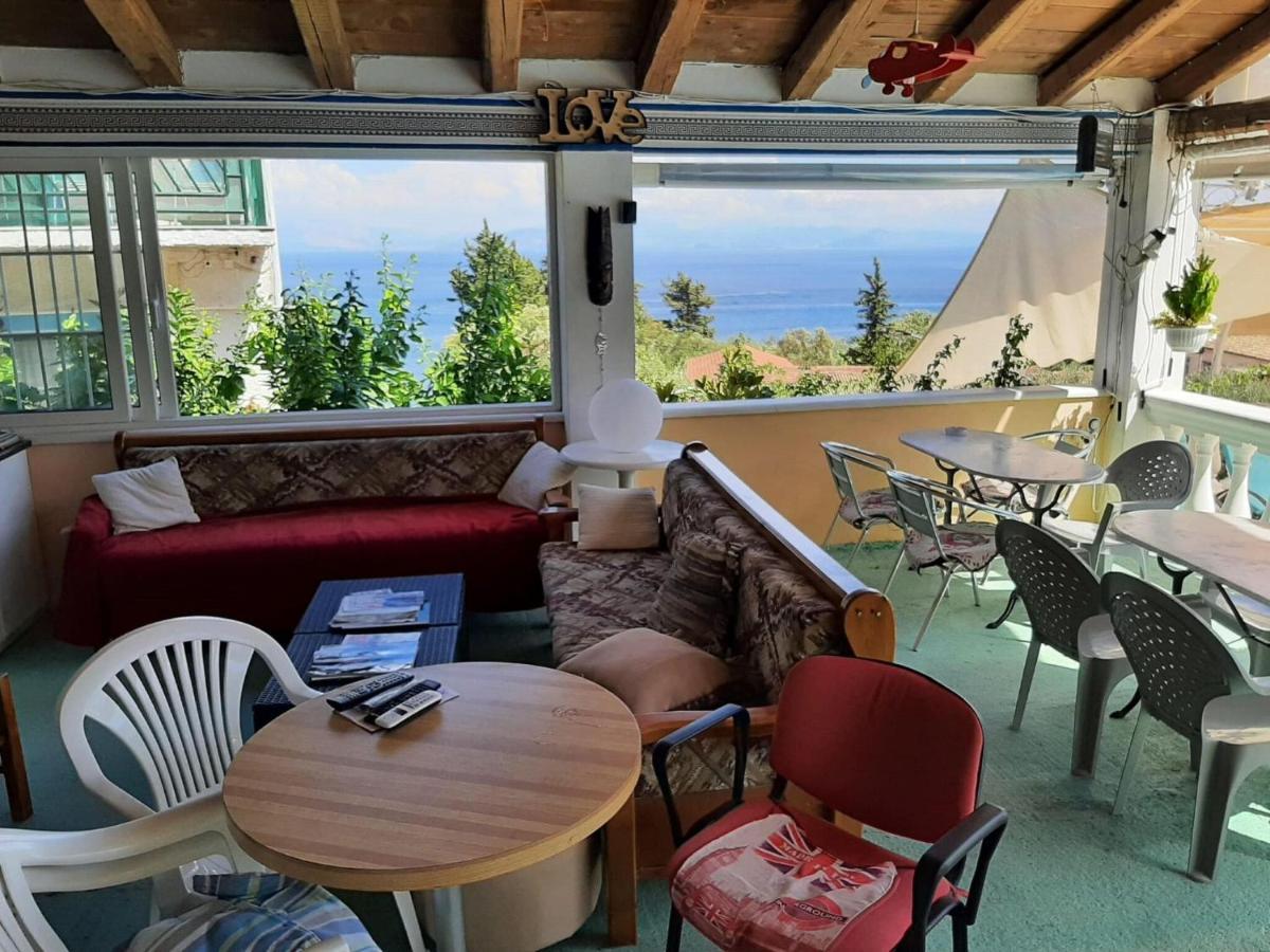 Cheerful Apartment In Mpenitses With Balcony Exterior photo