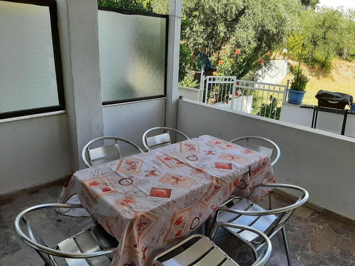 Cheerful Apartment In Mpenitses With Balcony Exterior photo
